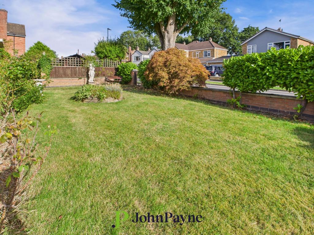 Garden To Side