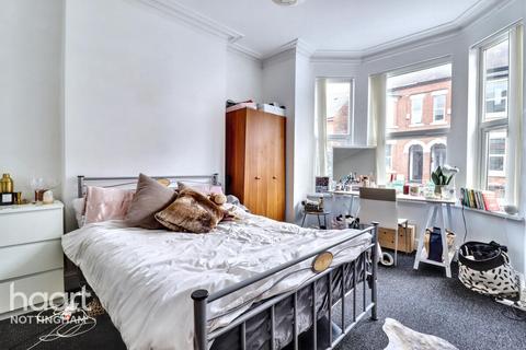 6 bedroom semi-detached house for sale, Kimbolton Avenue, Nottingham