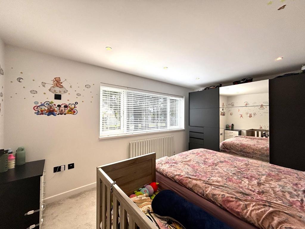 Bedroom 1 1.jpeg