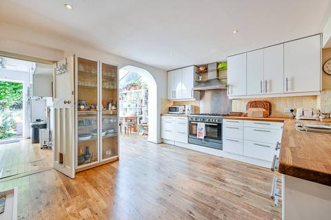 undefined, Wells road, Shepherd's Bush, London, W12
