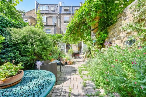 6 Wells Road, London, W12 8DA