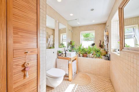 6 Wells Road, London, W12 8DA