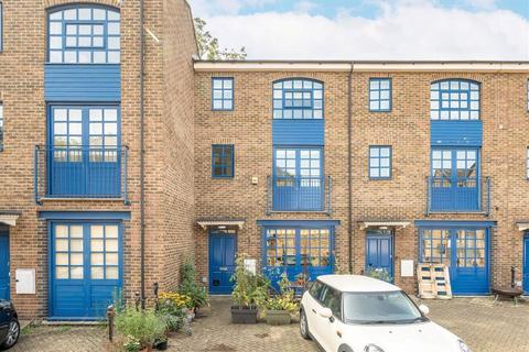 Hatcham Park Mews, London SE14