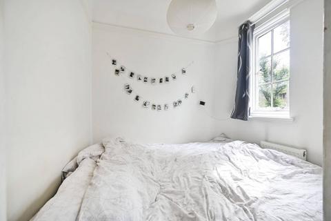 undefined, Mortimer Crescent, Kilburn, London, NW6