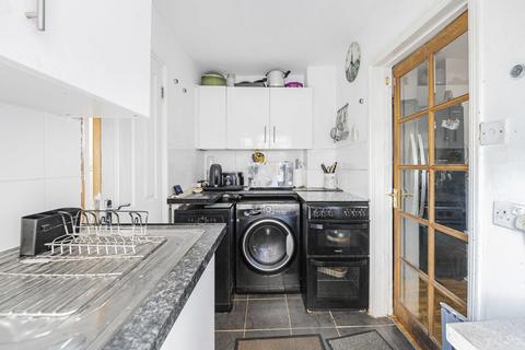 2 bedroom apartment for sale, Gillett Road, Thornton Heath, CR7