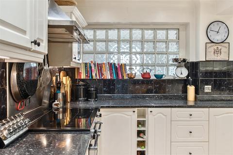 undefined, Box End Road, Kempston