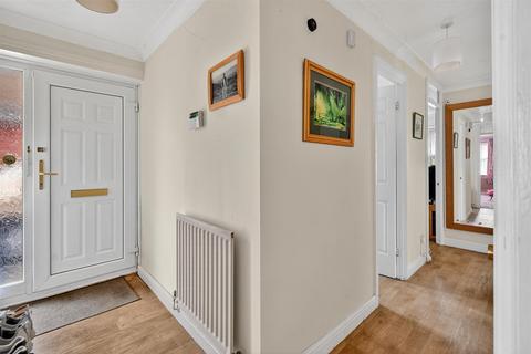 3 bedroom detached bungalow for sale, Stonefield Avenue, Easingwold, York