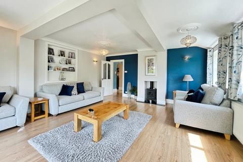 5 bedroom detached house for sale, Station Road, Keyingham, Hull,HU12 9TB