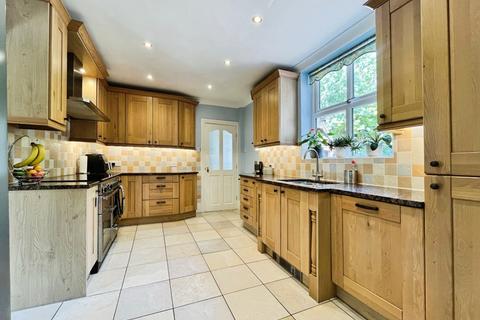 5 bedroom detached house for sale, Station Road, Keyingham, Hull,HU12 9TB
