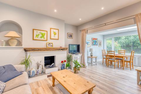 4 bedroom semi-detached house for sale, 2 Richelieu Park