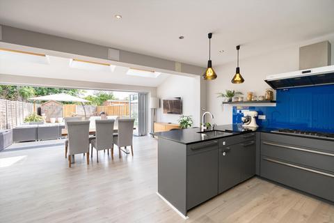 undefined, Westway, London, SW20