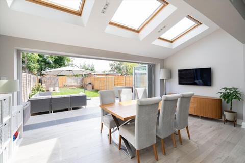 undefined, Westway, London, SW20