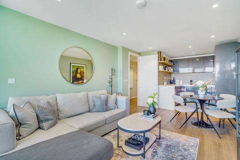 1 bedroom apartment for sale, Spectrum Way, London SW18