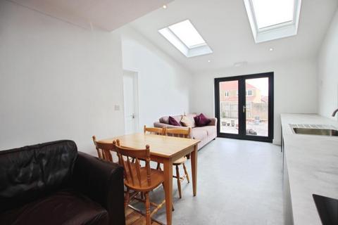 1 bedroom in a house share to rent, Filton Avenue, Bristol BS34
