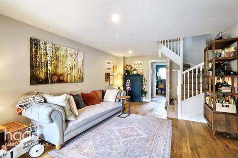 3 bedroom semi-detached house for sale, Harlech Road, Abbots Langley