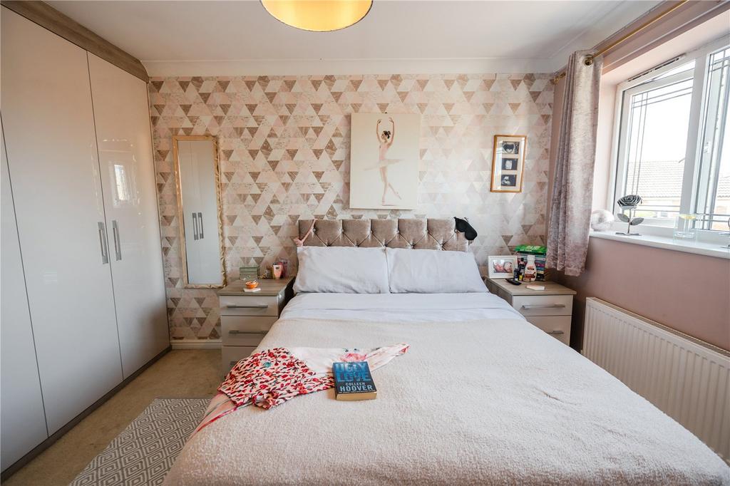 Bedroom 1 (2)