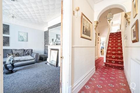 4 bedroom detached house for sale, Park Road, Sittingbourne, Kent, ME10