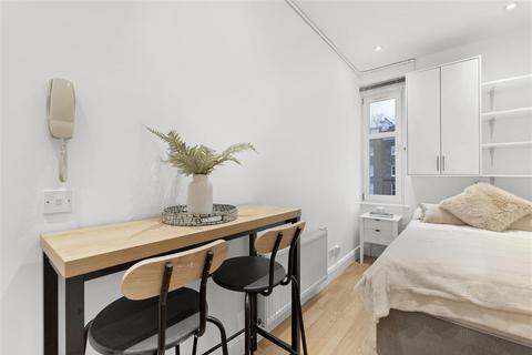 undefined, Southwell Gardens, London SW7