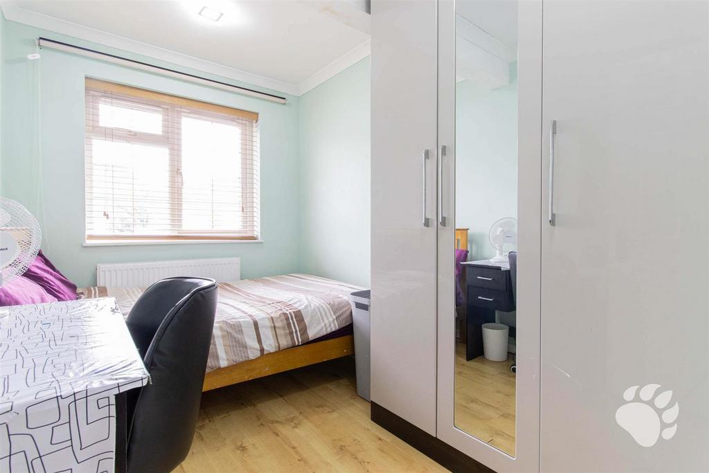 Bedroom 4 - 1 F