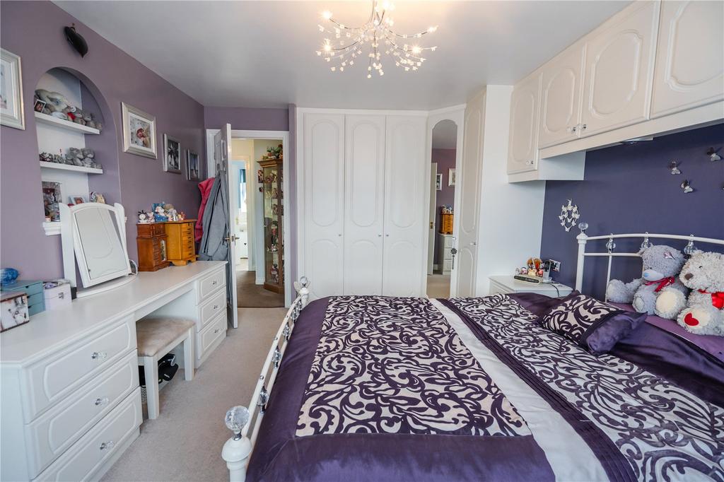 Bedroom 1 (2)