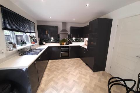 3 bedroom detached house for sale, Orchard Avenue, Lea