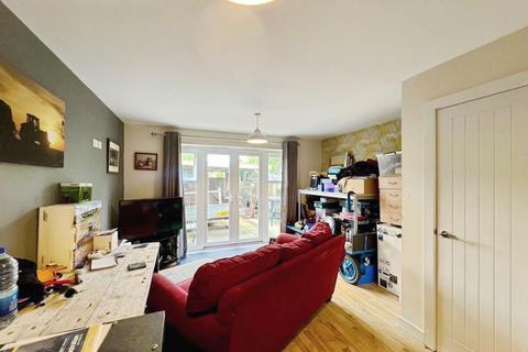 24 Barton Field, Cambridge, Gloucester, GL2 7DH