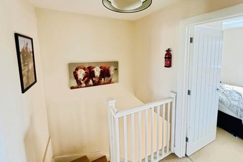 24 Barton Field, Cambridge, Gloucester, GL2 7DH