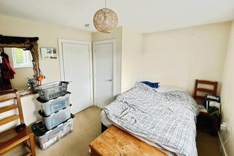 24 Barton Field, Cambridge, Gloucester, GL2 7DH