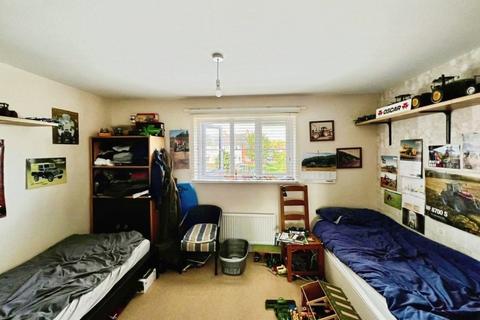 24 Barton Field, Cambridge, Gloucester, GL2 7DH