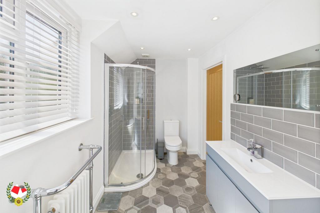 En-Suite Bathroom