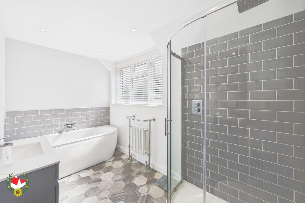 En-Suite Bathroom