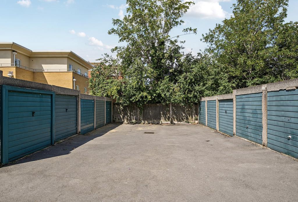 Garage En-Bloc