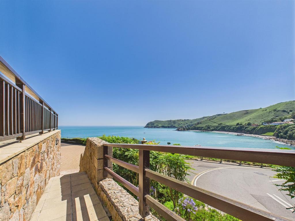 CAM04099 G0-PR0136-STILL002.jpg