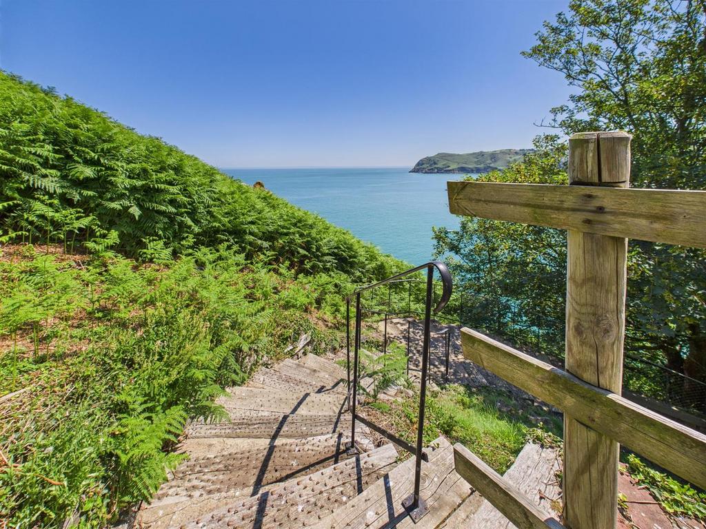 CAM04099 G0-PR0136-STILL011.jpg