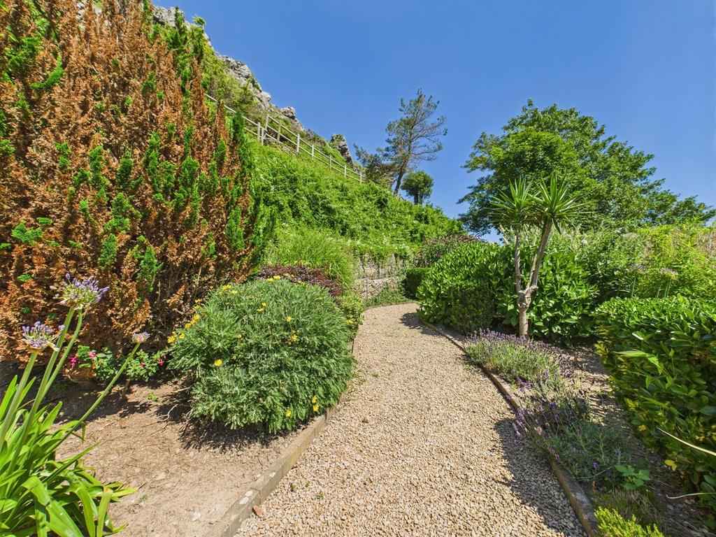 CAM04099 G0-PR0136-STILL008.jpg