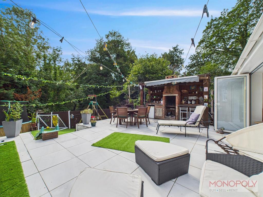 CAM01943 G0-PR0504-STILL012.jpg