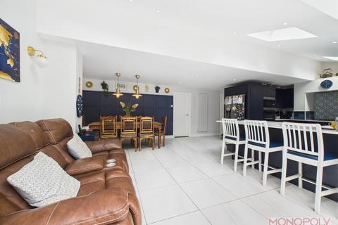 5 bedroom detached house for sale, Willow Drive, Llay, Wrexham