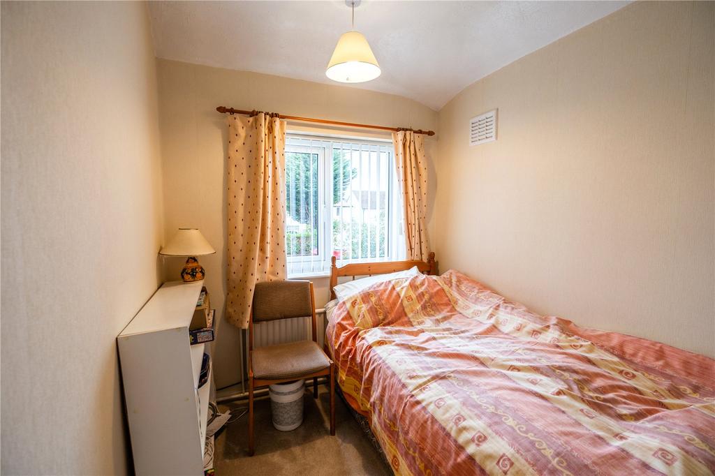 Box Bedroom
