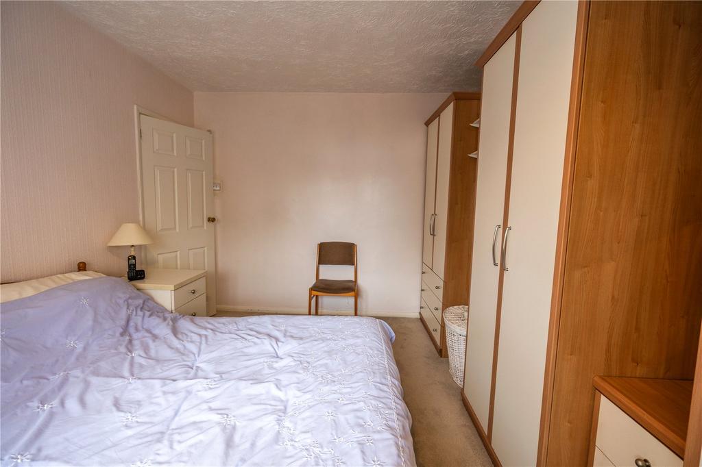 Bedroom 1 (2)