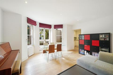 3 bedroom flat for sale, Fellows Road, London