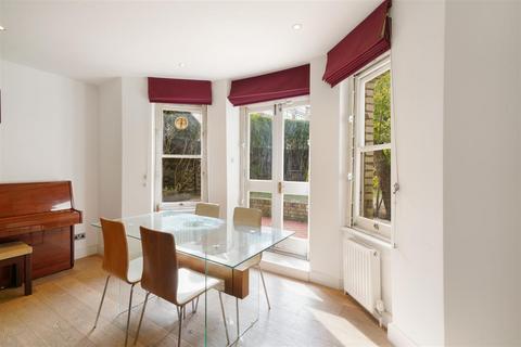 3 bedroom flat for sale, Fellows Road, London