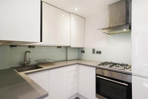 3 bedroom flat for sale, Fellows Road, London