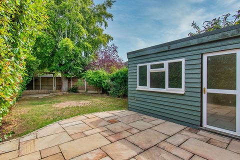 2 Avalon Road, Earley, Reading, RG6 7NS