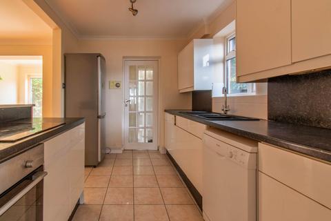 2 Avalon Road, Earley, Reading, RG6 7NS