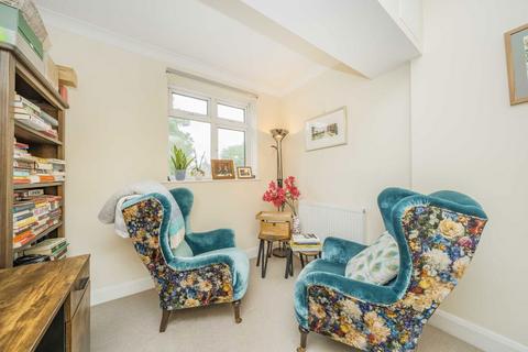 2 bedroom flat for sale, Merton Hall Road, London SW19