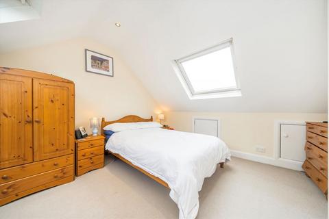 2 bedroom flat for sale, Merton Hall Road, London SW19