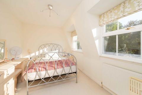 4 bedroom house for sale, Leeward Gardens, London SW19