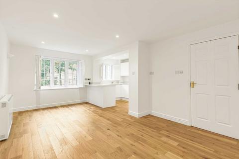 90 Selhurst Close, London, SW19 6AZ