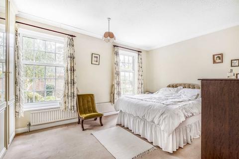 undefined, Pine Grove, London SW19