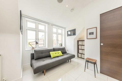 Studio to rent, Judd Street, London WC1H